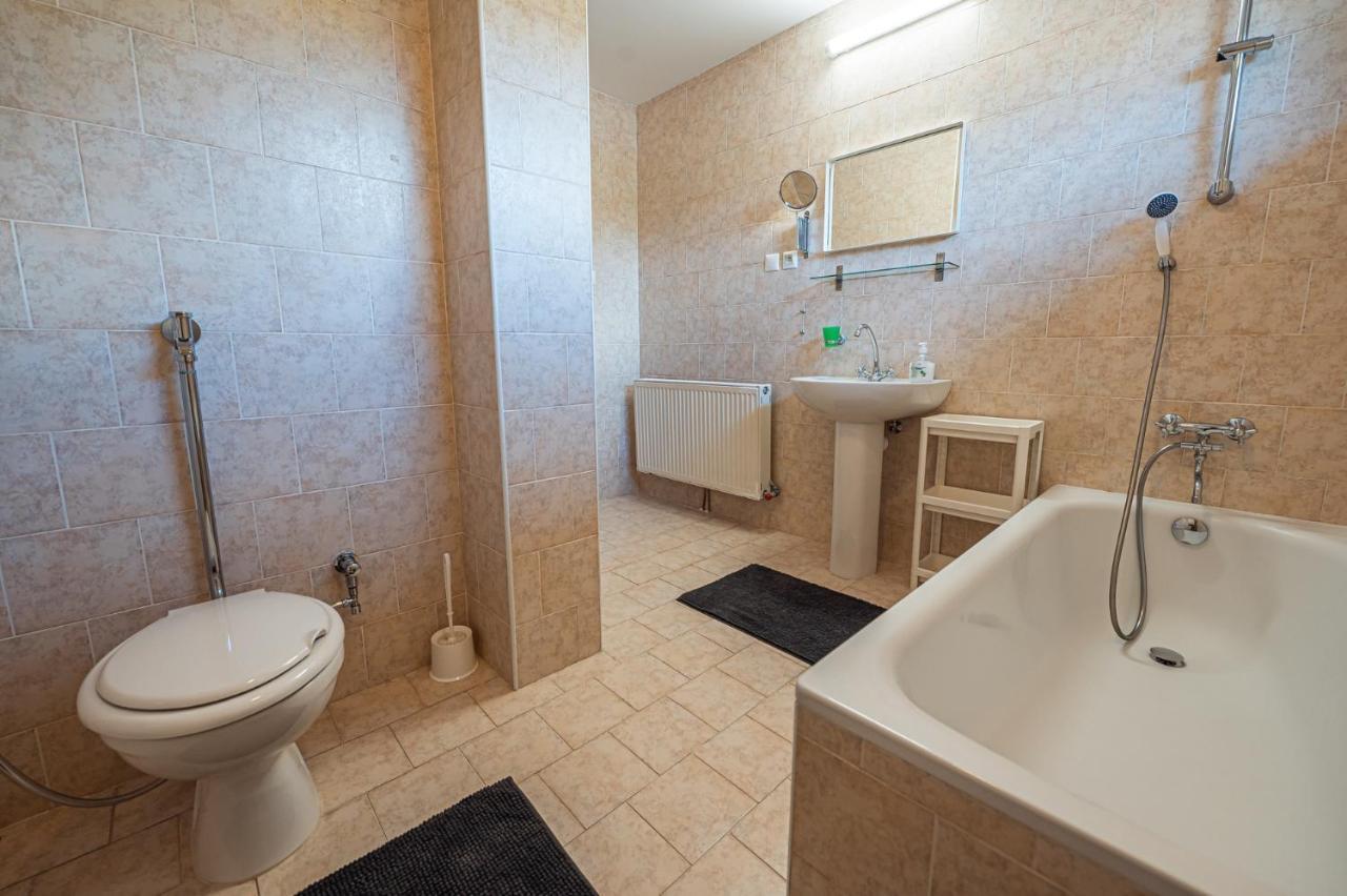 Xlsuite Apartment Comfort Piest'any Exterior photo